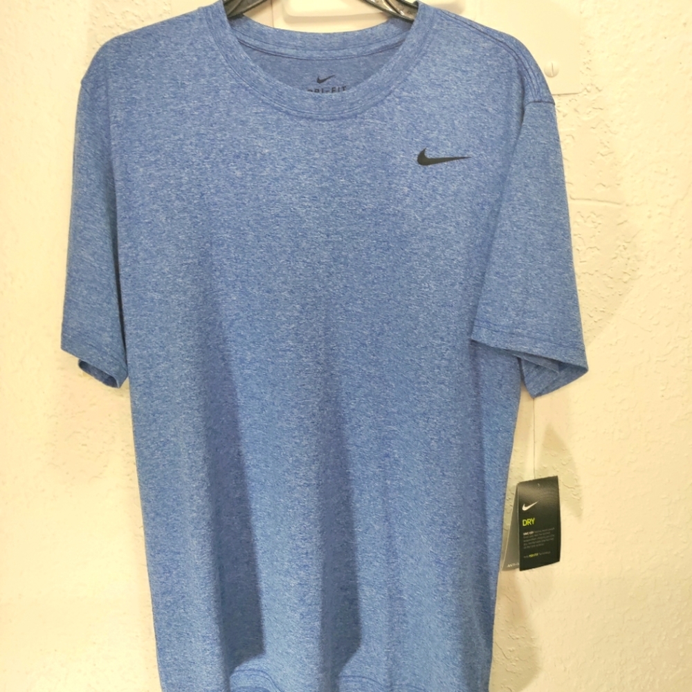 NWT  Men's Nike Dri-Fit Shirt